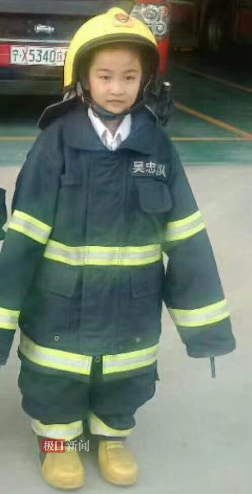 小姑娘喊“我下去救”【宁夏4岁男童掉入冰窟，危急时刻，一位13岁少女勇敢“