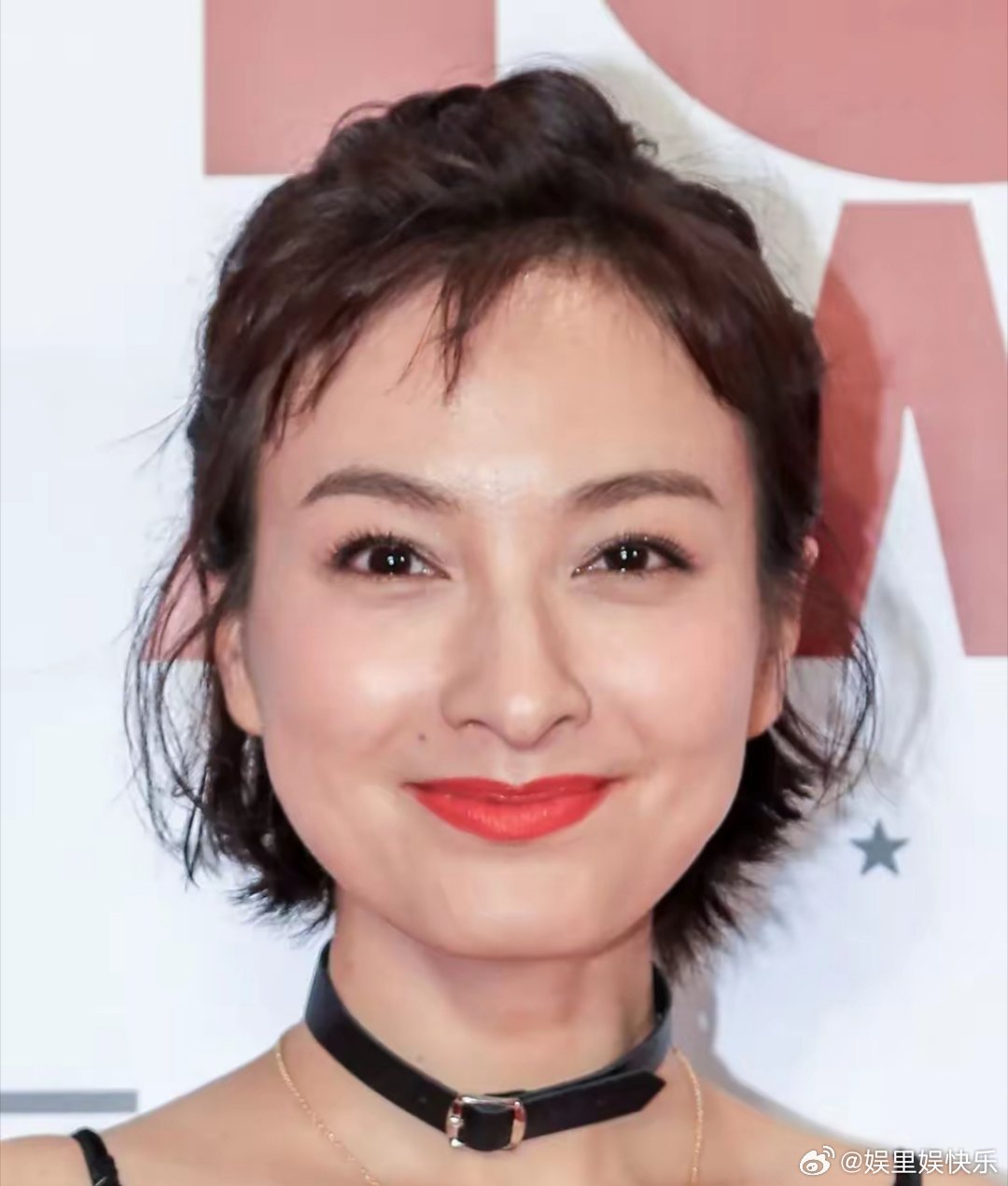 李静问吴昕:“假如你伴侣的收入是你的十倍，你还工作吗？”吴昕不假思索就说:“当然