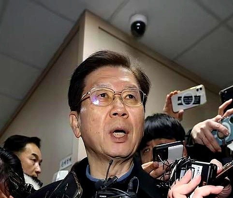 韩国前总统不服气要告特检组韩国政坛又炸锅了！前总统尹锡