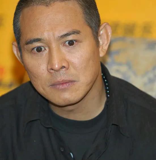 有时候真搞不懂李连杰，明明荧幕上英明神武，帅气爆炸。不是一代宗师黄飞鸿，功夫