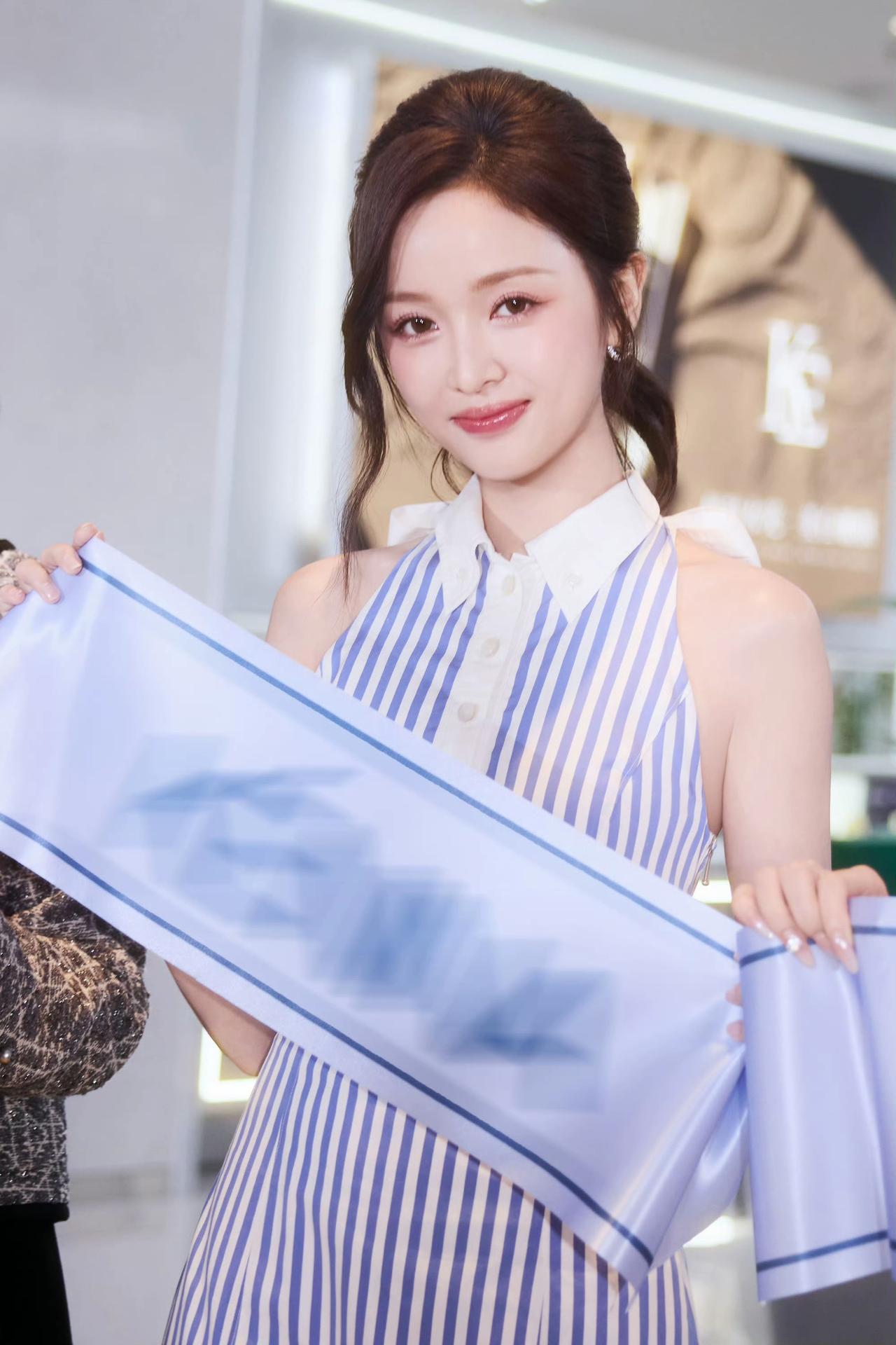 清新的宣仪[滑稽笑]吴宣仪娱乐