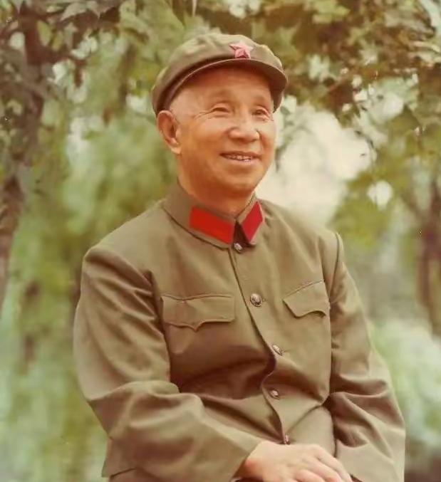 1972年，陈毅元帅病逝，为保护陈毅的遗孀张茜，粟裕果断出手把她调到了军事科学院