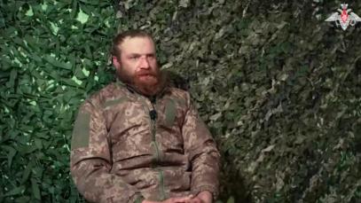 乌军士兵在红军城抵抗一个半月后绝望投降了！这两名乌军投降士兵称，他们挨家挨户到处