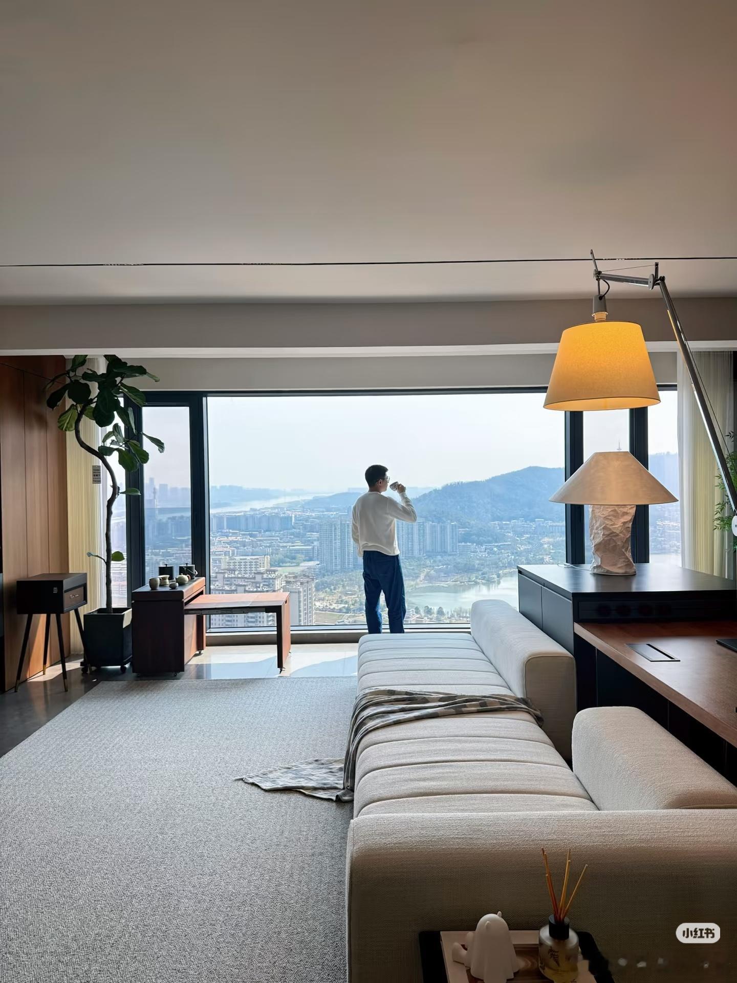 长沙的大平层，太好了，千万别来深圳打工，没必要。