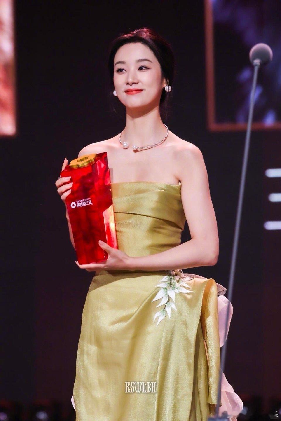 王小亿和公司都觉得对方赚了王小亿百川中文强强联手王炸！现象级短剧演员配行业顶尖公