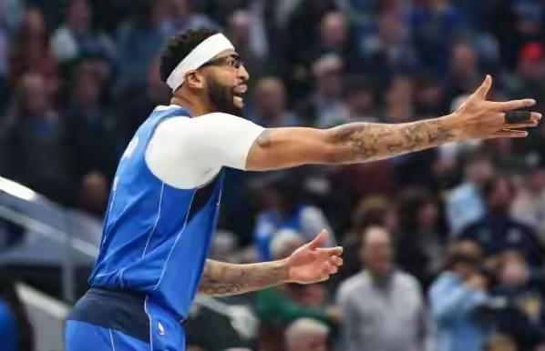 如果湖人要交易浓眉和字母谁更适配湖人？首先如果同样的筹码字母哥的优势还是很