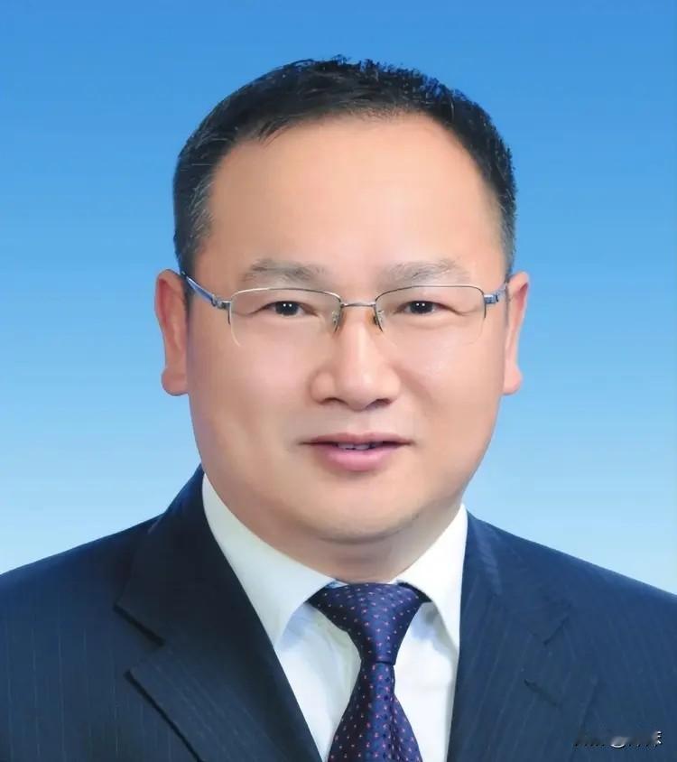 荆州市吴锦从官宣被查到双开，历时整整一年。从官宣被查，到最终收到“双开”处分