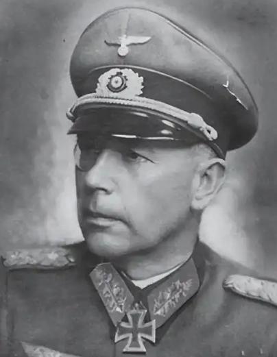 1944年，6万德军被十倍之数的苏联红军包围，苏军派人去劝降，谁料施特默尔曼将军