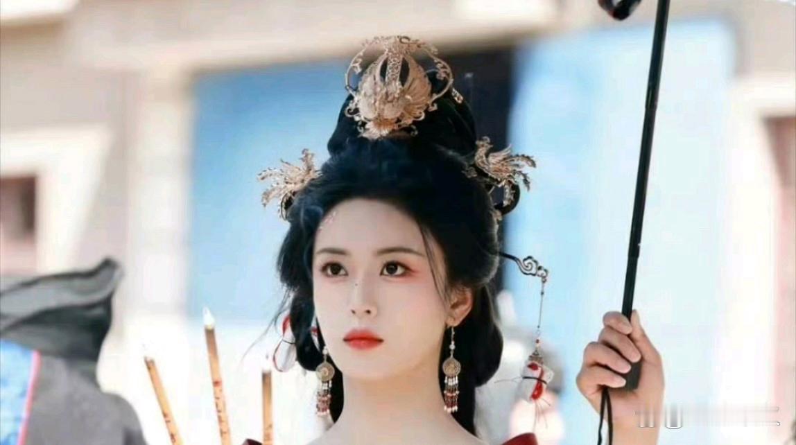 短剧真是越来越卷了，现在的短剧女主都可以去拍长剧了。这颜值，气质和演技一点都不差