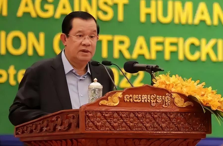 柬埔寨眼下最头疼的，不是战后重建，而是钱包突然“断供”。比起基础设施的修缮，持续