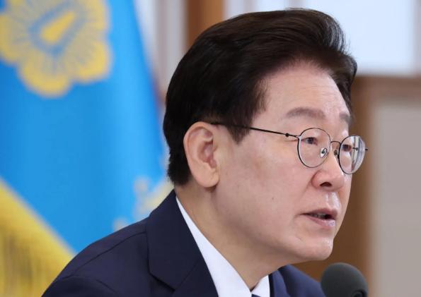 泽连斯基泄密不是偶然，韩乌保密协议破裂9月25日，新加坡联合早报曝出一则极具
