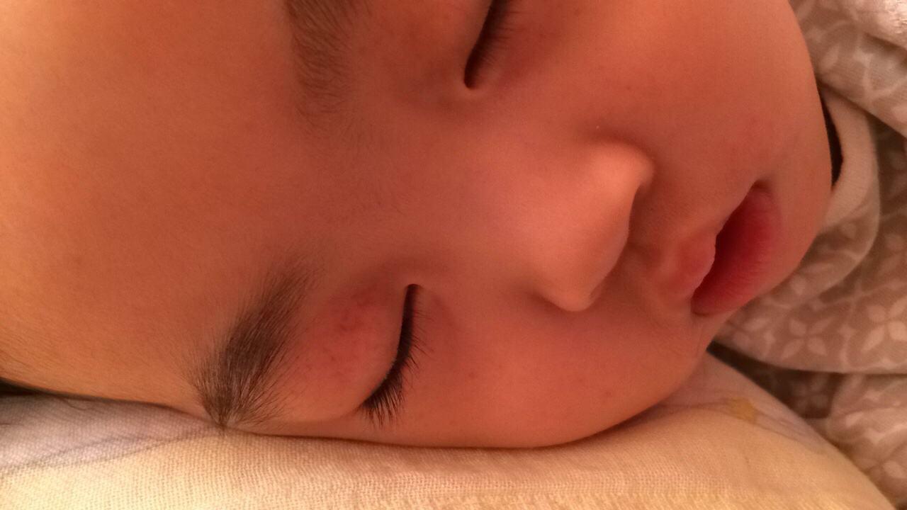 3岁的孩子肠子溃烂不堪, 只怪无知的姥姥这样为孩子吃饭