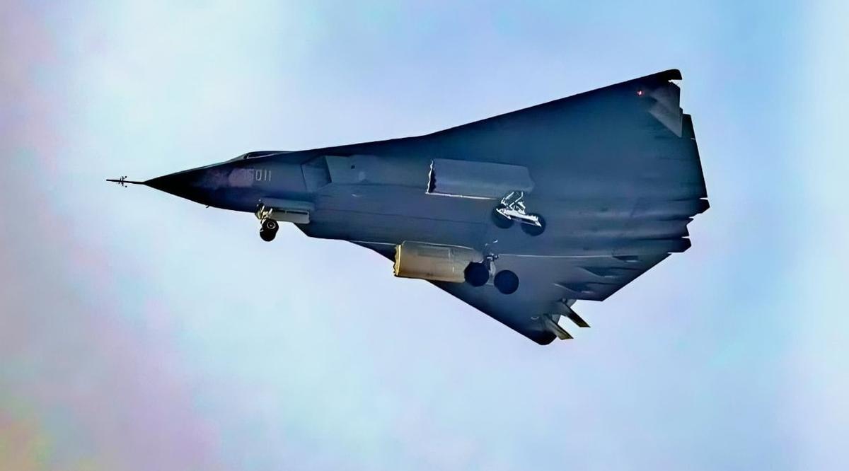 如果“歼-36”等新一代作战飞机已经进入空中加油测试阶段，就意味着它所处的发展阶