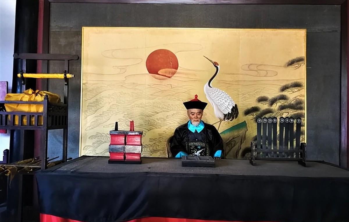 为什么清代大臣的官名全衔如此晦涩难懂？其实原理弄清后理解起来并不复杂！康熙三十