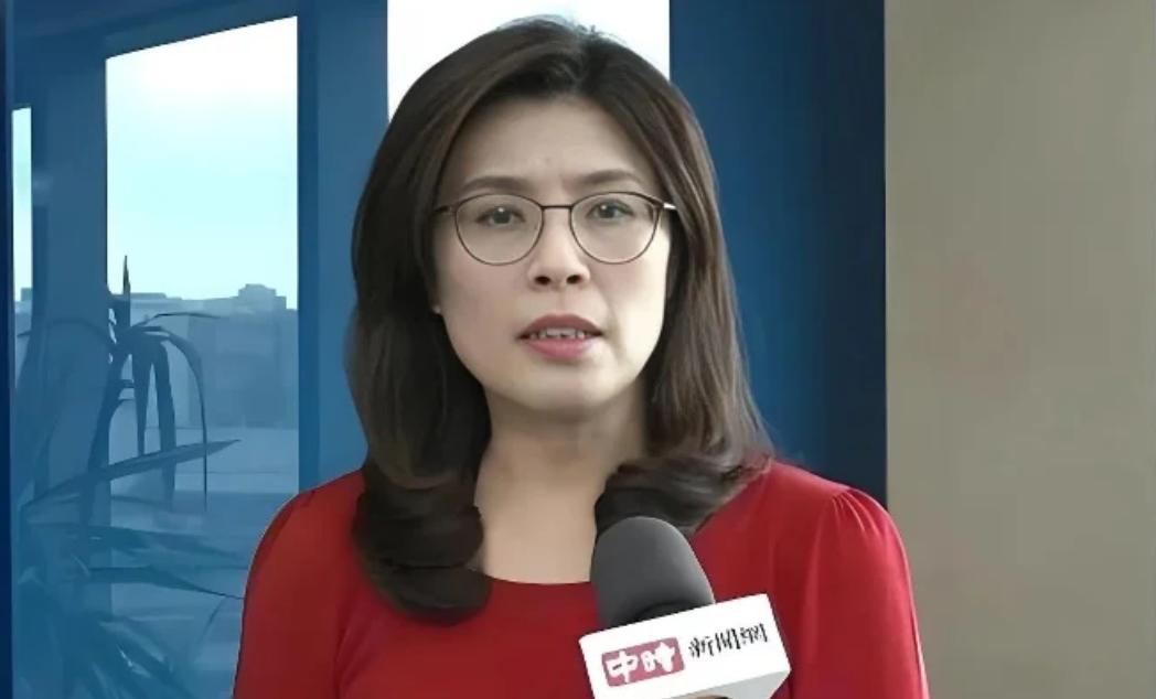 万万没料到，新当选的国民党主席郑丽文，一查才发现她不仅是个“蓝二代”，身上流着那