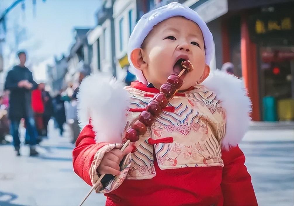 792万，这个数字一出来，其实很多人还没意识到问题有多严重。2025年中国新生儿