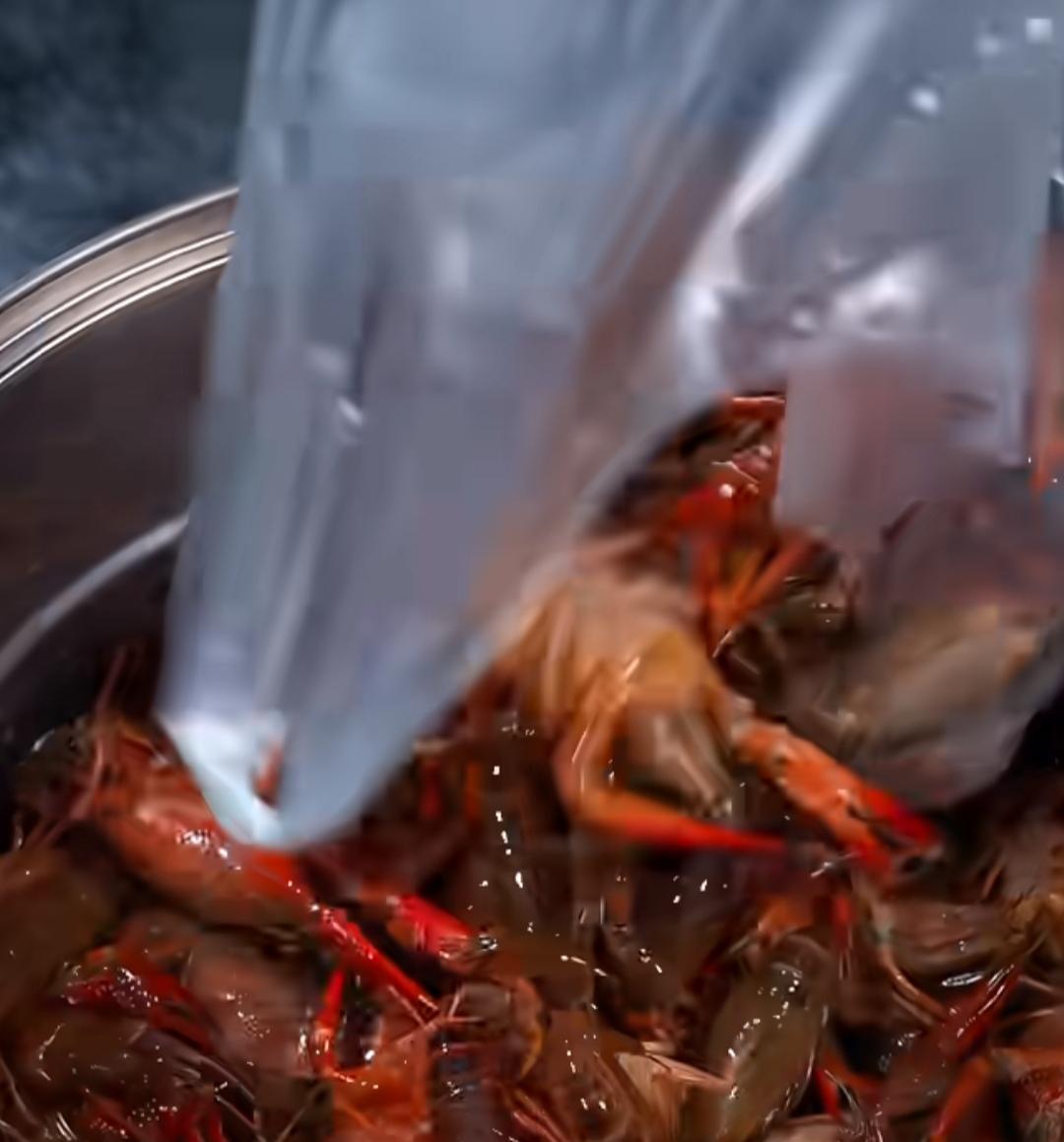 “小龙虾🦞被侵犯了”我仅用1秒接受了这个事实自从有了互联网，就差没见过鬼了