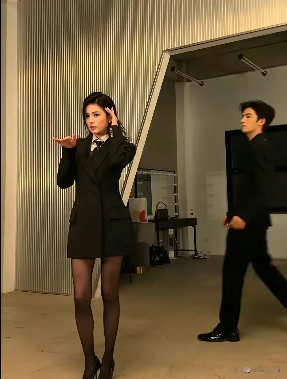 白鹿x西装黑丝鲨疯了