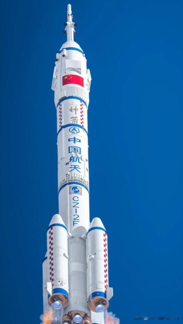 神二十曝出“隐藏科技”：太空碎片撞出了什么真正底牌？神二十回家，大家都被