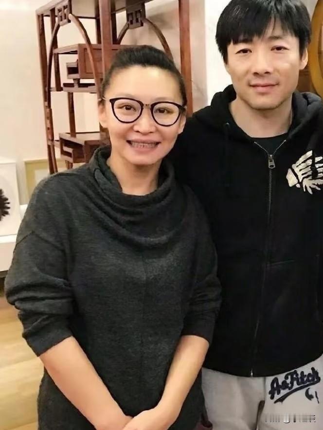 祖峰和刘天池，这一对夫妻，真是桃李满天下。先说说刘天池，作为中戏表演导师，教