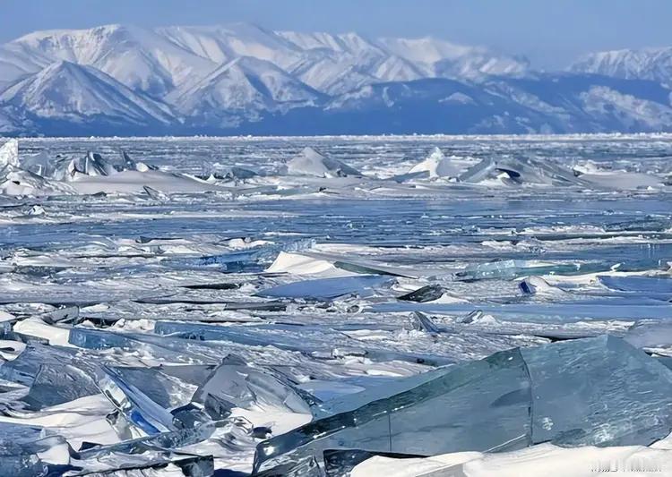 你敢相信吗？世界上最深的湖泊贝加尔湖，湖底可能沉着1600多吨黄金。按现在的金价