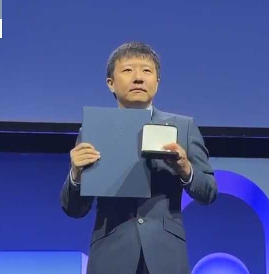 菲尔兹奖双中国籍得主刷屏：天才是中国的，成果却是世界的2026年最大数学突