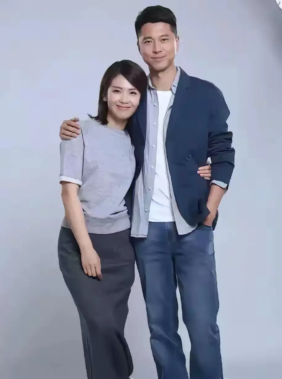 刘涛旁边男的是谁？英姿飒爽身高也挺高的