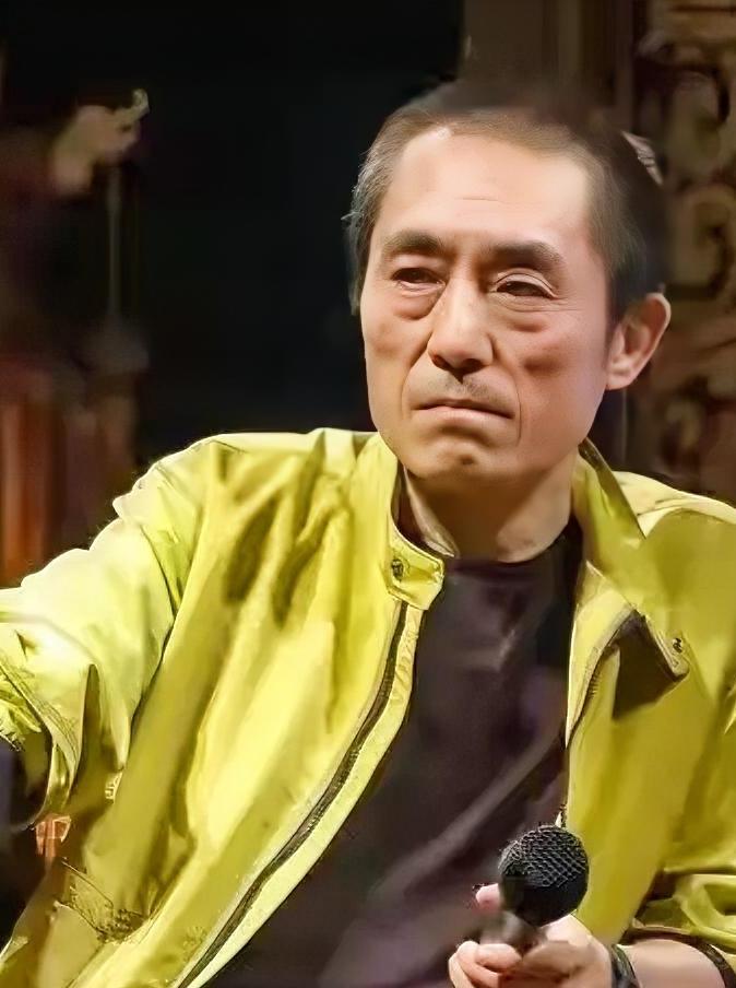 最近，张艺谋在《人民日报》上发表了一篇关于电影未来的文章，这一下可让整个影视圈都