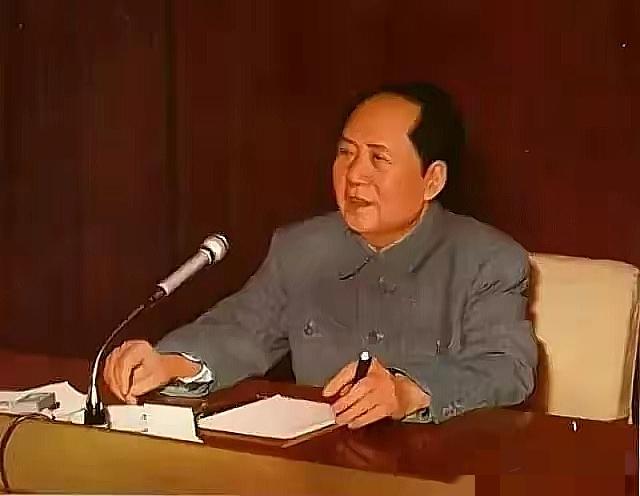 遇见伟人，不只是一次精神的洗礼，更是一种力量的传递。毛主席的形象，早已不只是