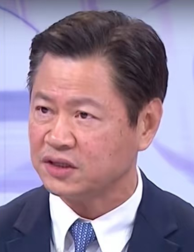 台湾学者赖岳谦在节目里说的那句话，真太戳我心窝了！他说：以中国大陆这么大的量体，
