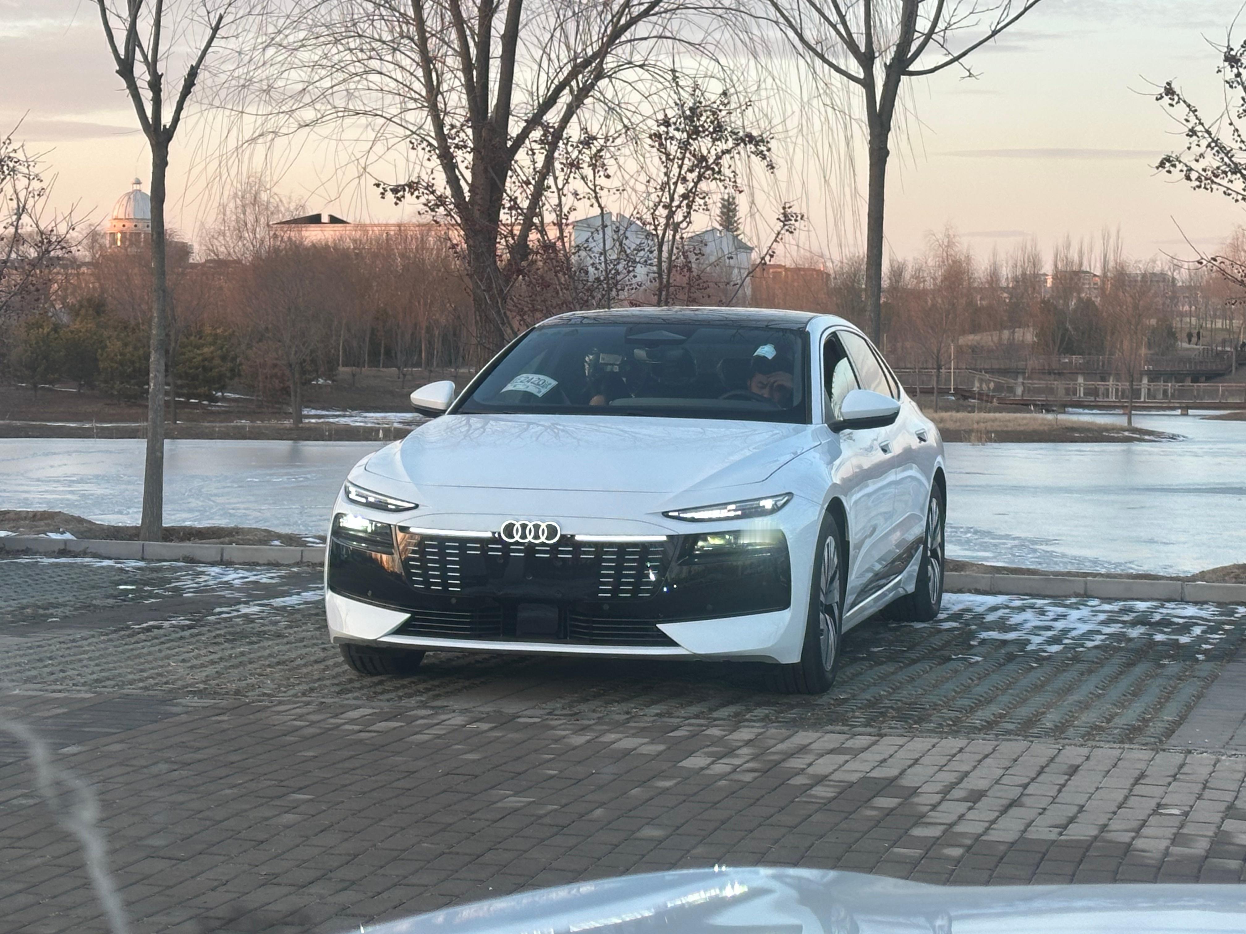 路遇纯电A6，确实不咋好看论气质还得等燃油A6（图2图3）