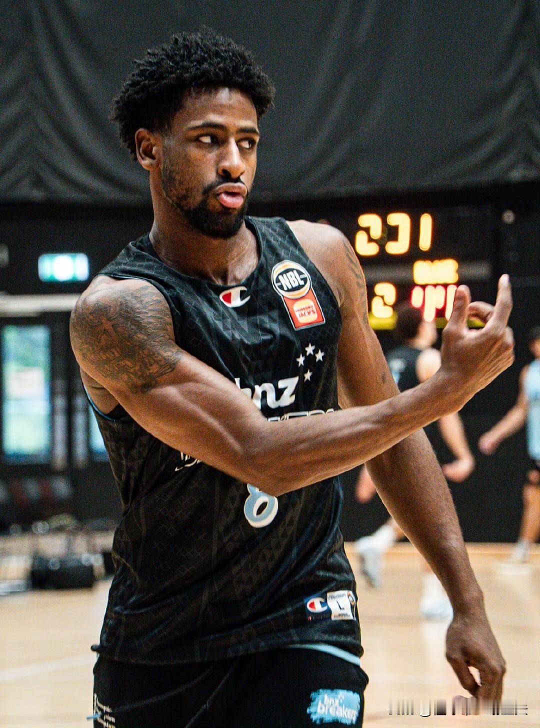 辽宁男篮坐等第二阶段，绝地反扑！外援布罗金顿社媒转发自己加盟辽宁队的新闻，摩拳擦