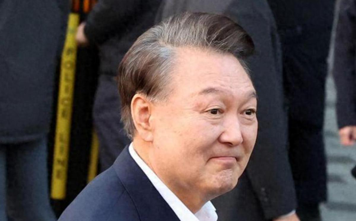 别怪李在明心狠手辣，尹锡悦当年下军令抓他、动检察系统整他、纵容金建希抹黑他，今天