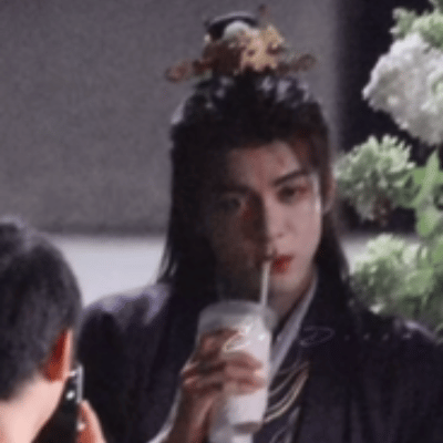 曾舜晞还是那么喜欢香芋奶茶谁懂啊！曾舜晞的快乐密码居然是香芋奶茶～这么多年不