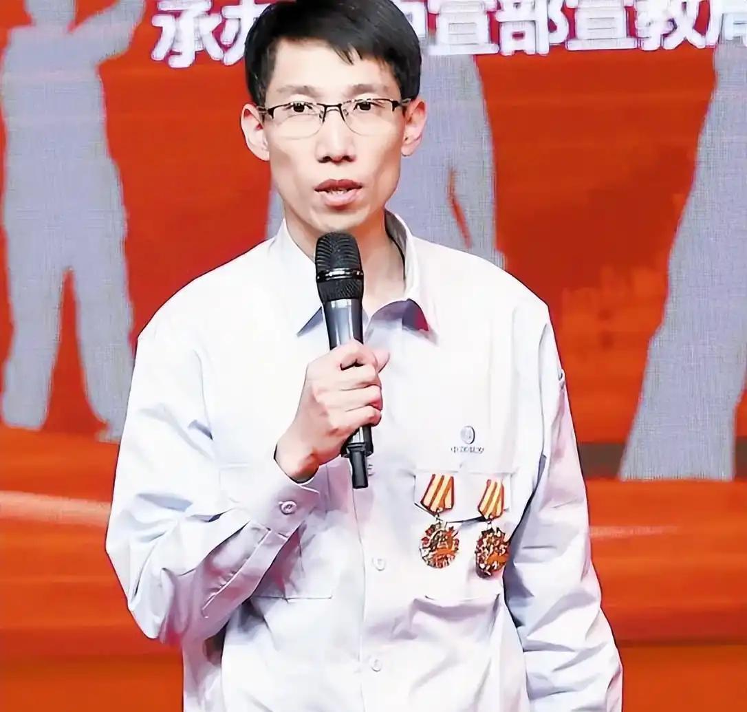 给1000万元离开中国！19年美国开天价年薪只为挖走中国一名普通技校生，万万没想