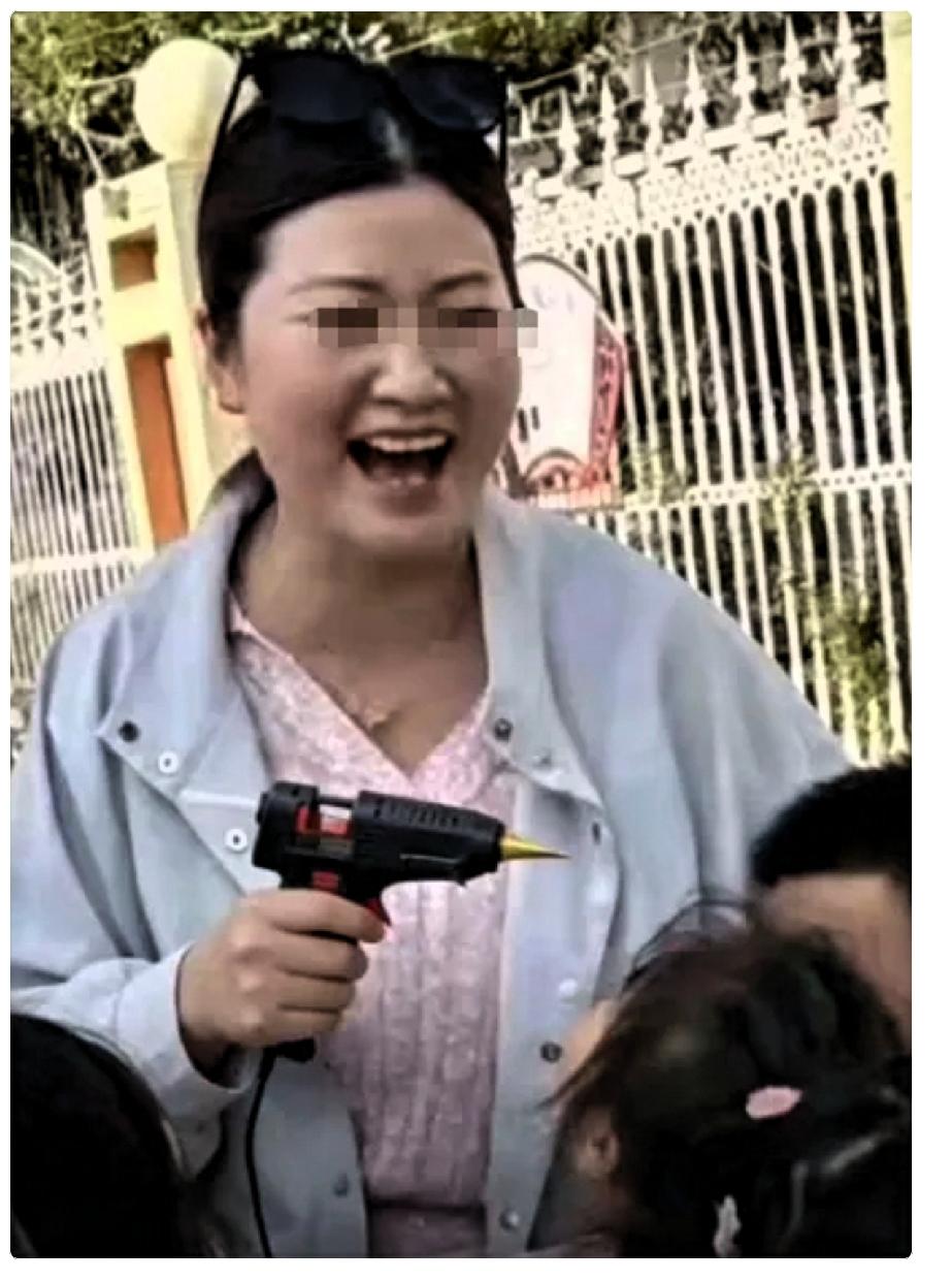 看完丰县幼儿园事件，让人后背发凉的，不是那个女老师也不是至今没吭声的园长，而