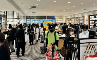 很多人都没注意，最近社会上出现了3个反常现象，风向已经彻底变了。 茅台酒柜台