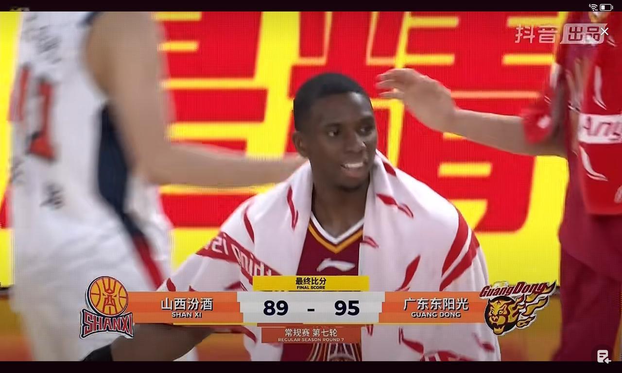 迪亚洛打得惹是生非，最后时刻才被罚下，他的庇护神真的费尽心思迪亚诺打得太惹是