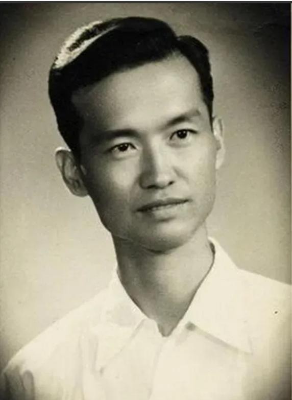 1947年，国军少校被俘，连长正要审问，他摇了摇头，说：“同志，你级别太低，不用