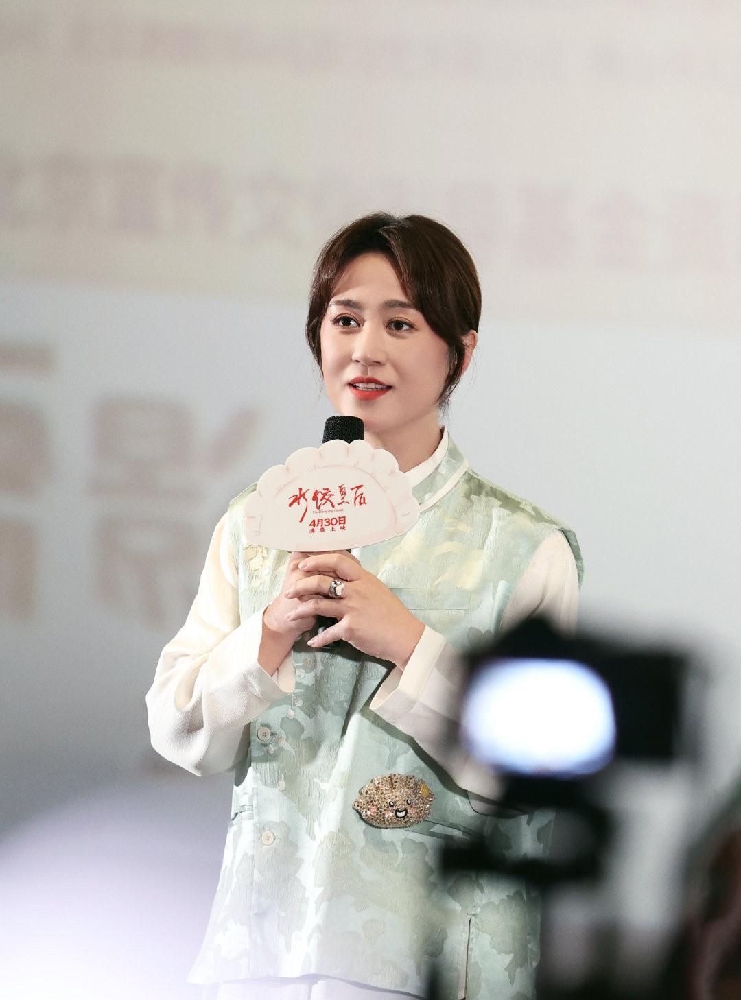 吃水不忘挖井人马丽做到了谁也没想到，马丽成功后第一时间，感谢的不是父母，也不