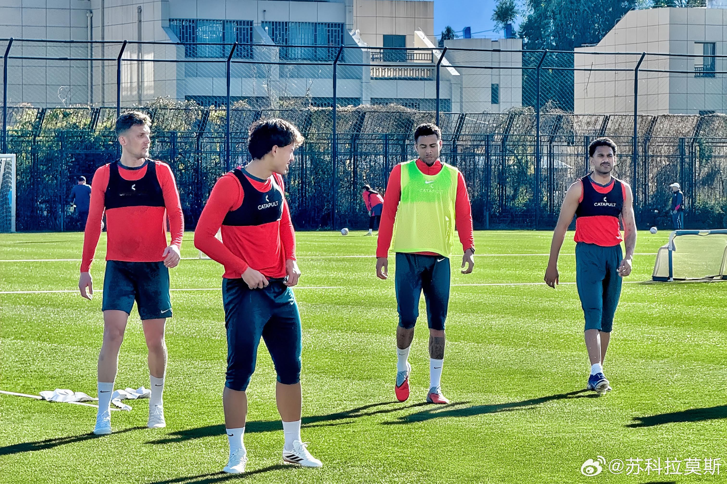 中超河南队经历一天假期的稍许放松后，1月30日河南队再度投入一天两练的高强度备