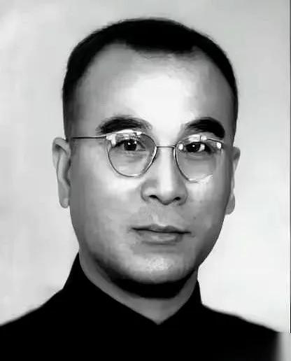 1949年，南京icon。保密局icon的特务已经把上万名共产党员的处决名单划好