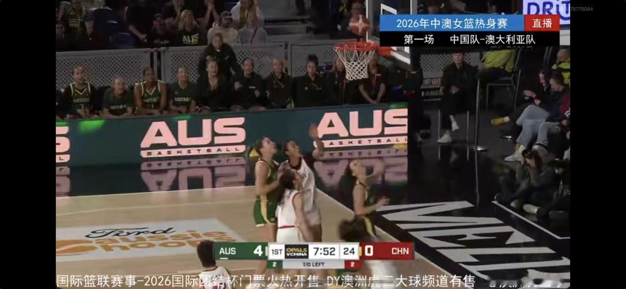 中国女篮张子宇半场百分百命中率得15分刚刚中国女篮与澳大利亚女篮的热身赛上半