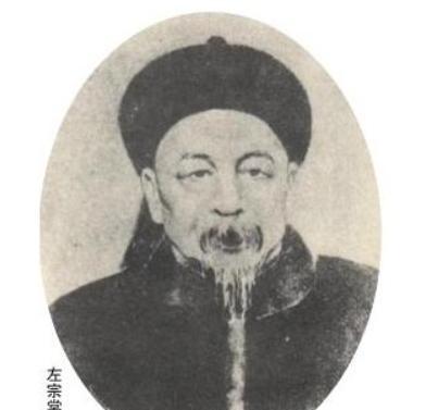 1885年，74岁左宗棠去世，消息传来，慈禧如闻晴天霹雳，好半天才回过神来，于是