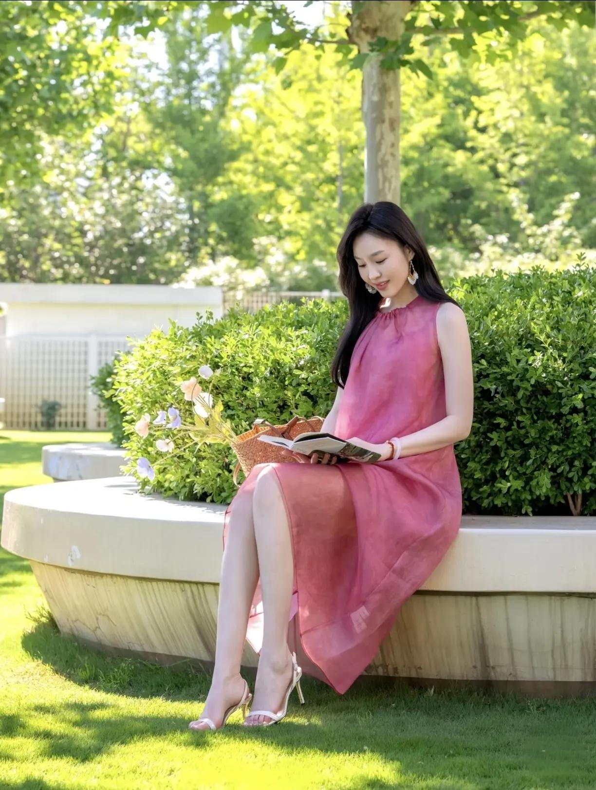 女孩读书的样子真美，优雅漂亮！