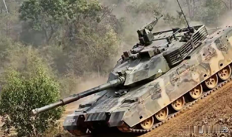 VT4坦克在柬泰冲突中的亮眼发挥，不仅是一款装备的胜利，更是中国军工技术的实力背