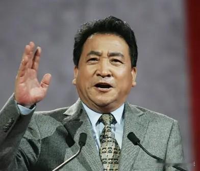 姜昆翻车，在美国豪宅演唱《我和我的祖国》，打了谁的脸？姜昆老师和友人们一起在