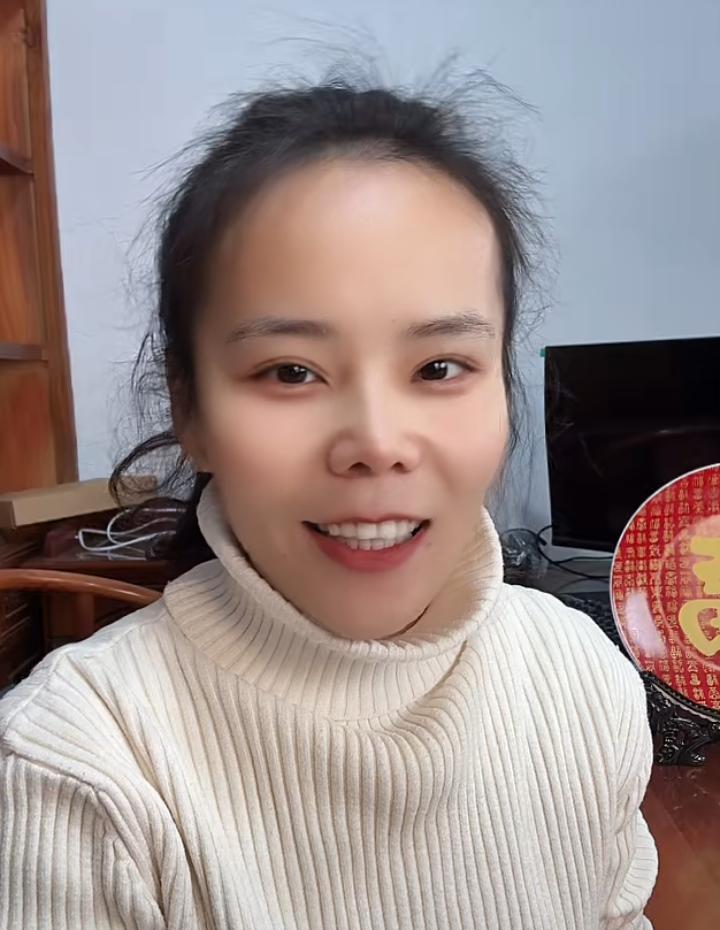 熊家基因太霸道了！熊磊和她爸简直一个模子刻出来的，这事儿大家都知道。可我一看