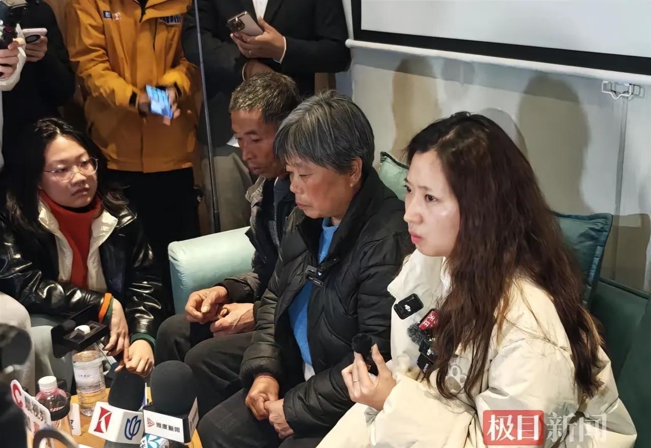 罗大美妹妹说哥哥生前借出去的钱现在都没有要回来，虽然都知道钱借给了谁，借了多少钱