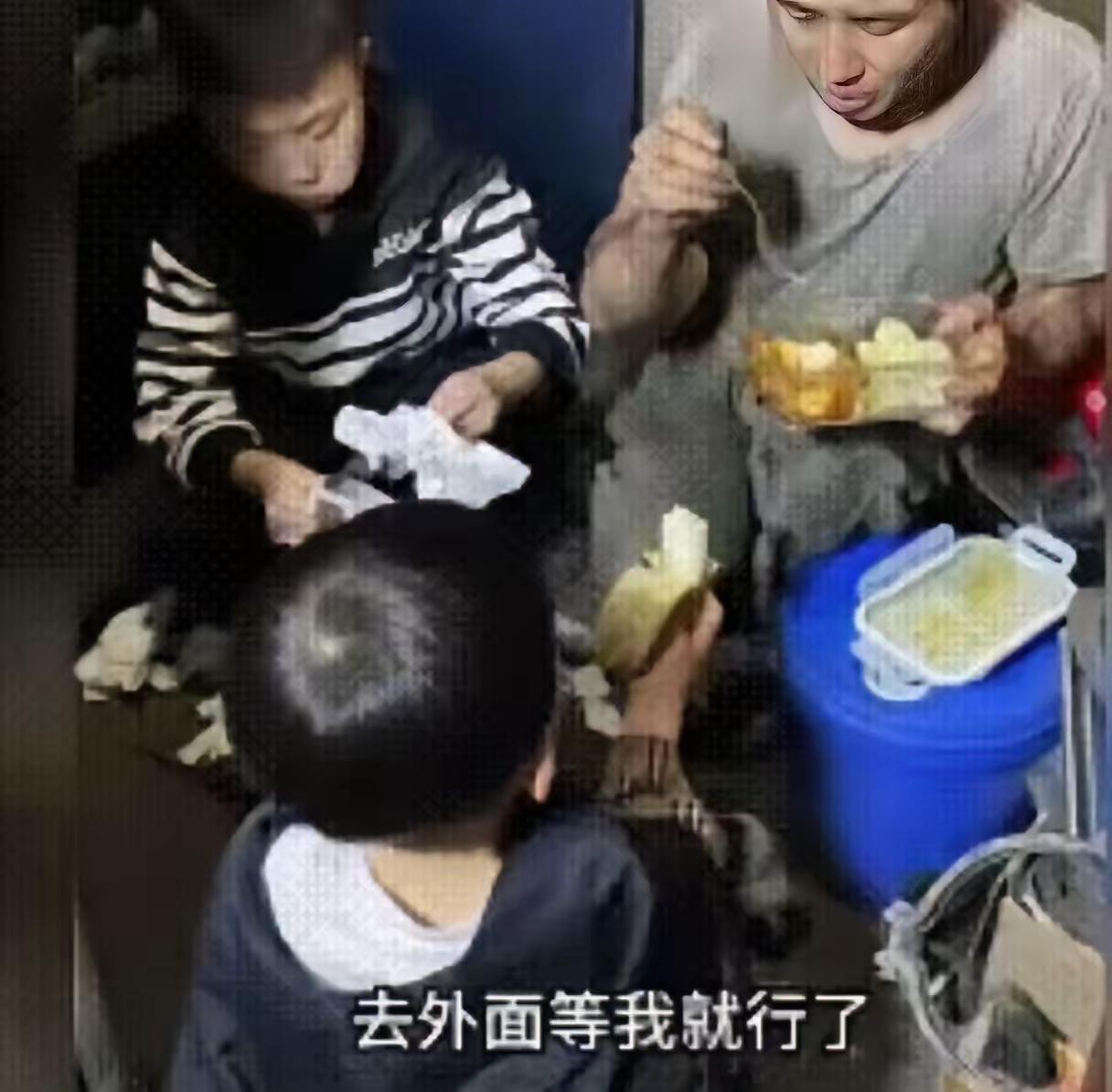 凌晨暴雨，她带着两个孩子冲进丈夫的修车店，没想到对方第一句话竟然是……！深夜